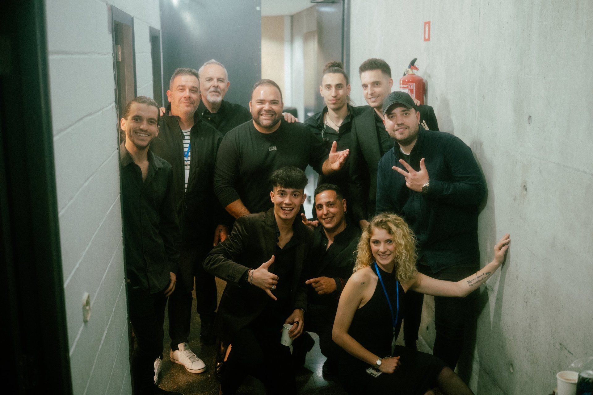 gray computer monitor