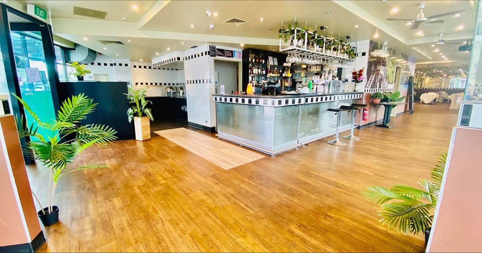 black and white bed linen