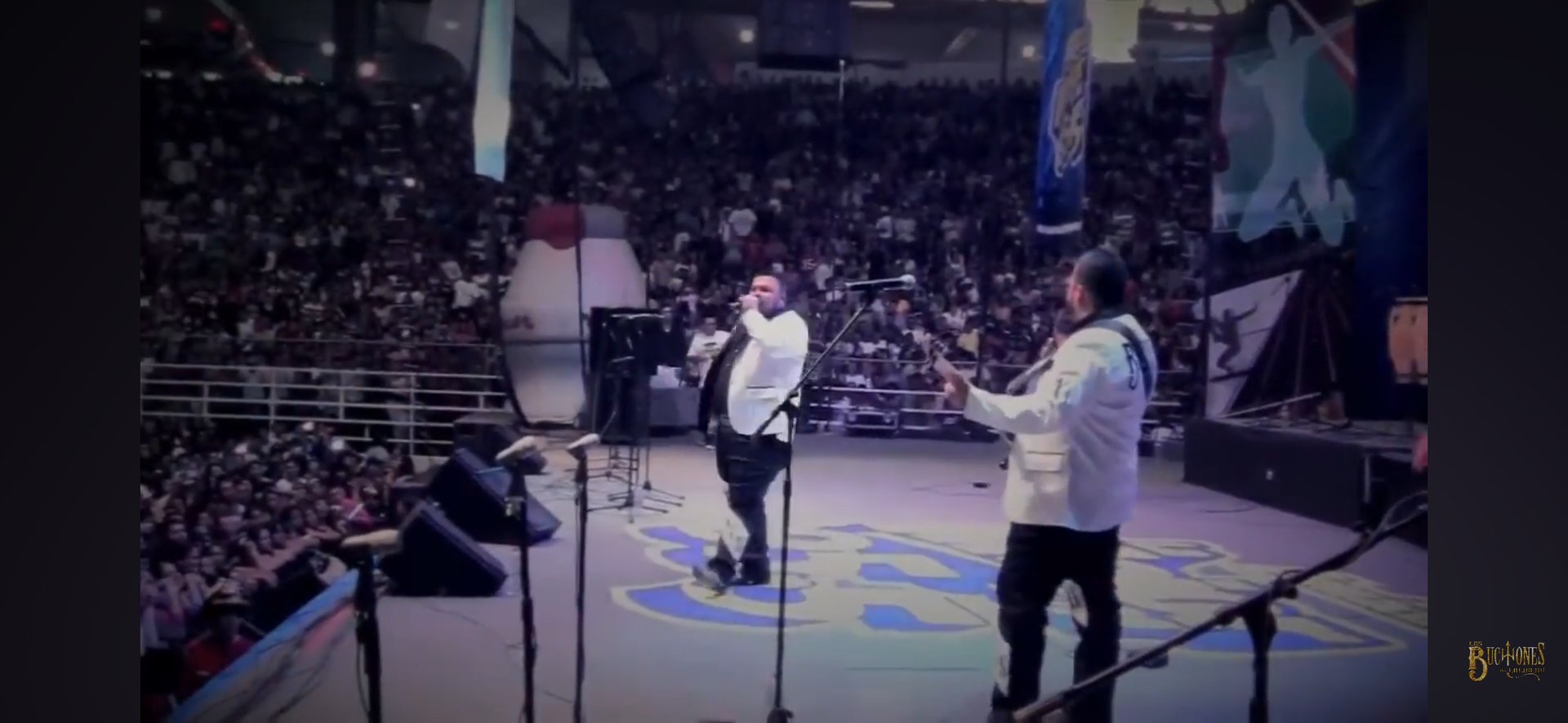 gray computer monitor