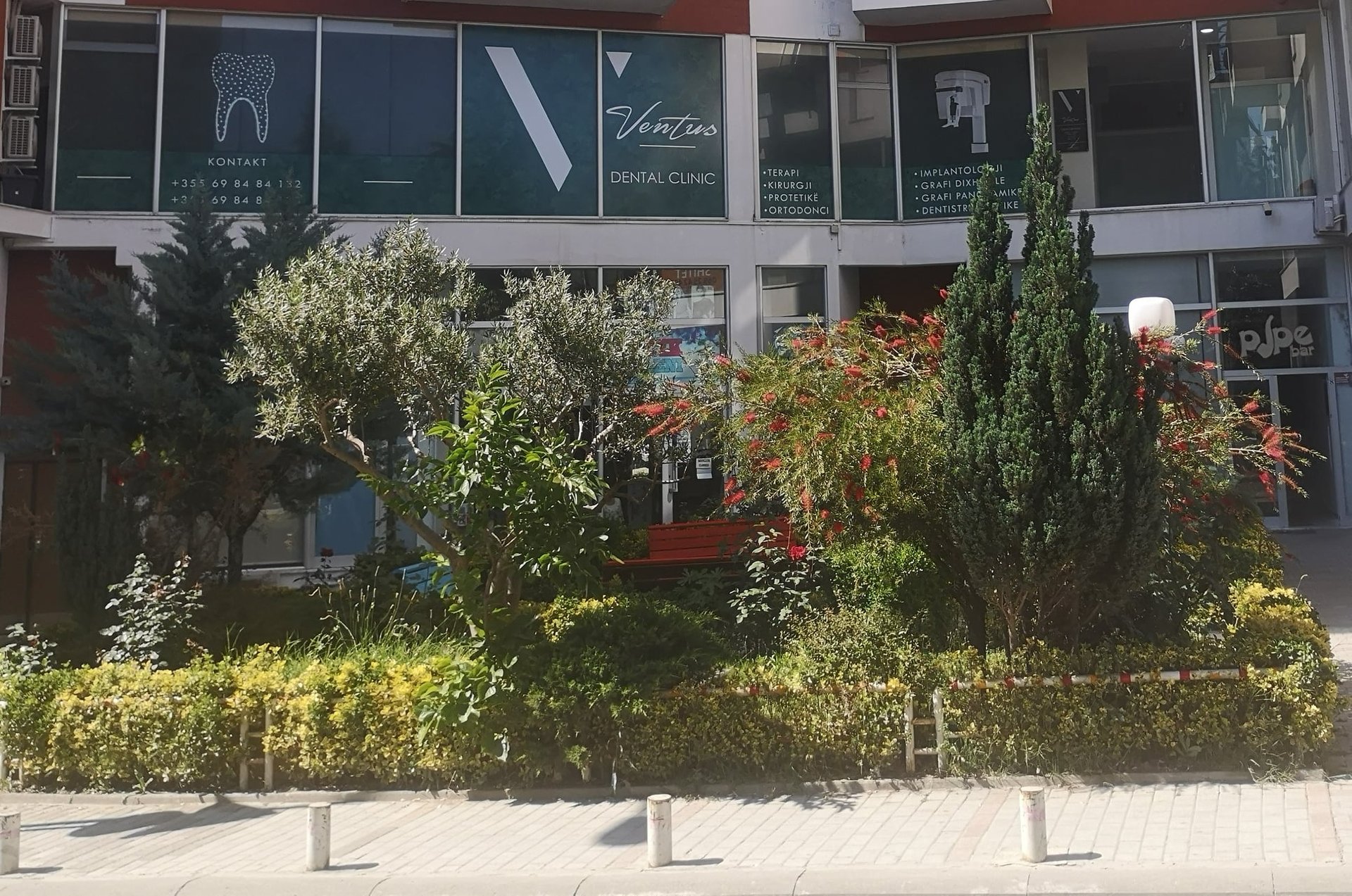 black and brown leather padded tub sofa
