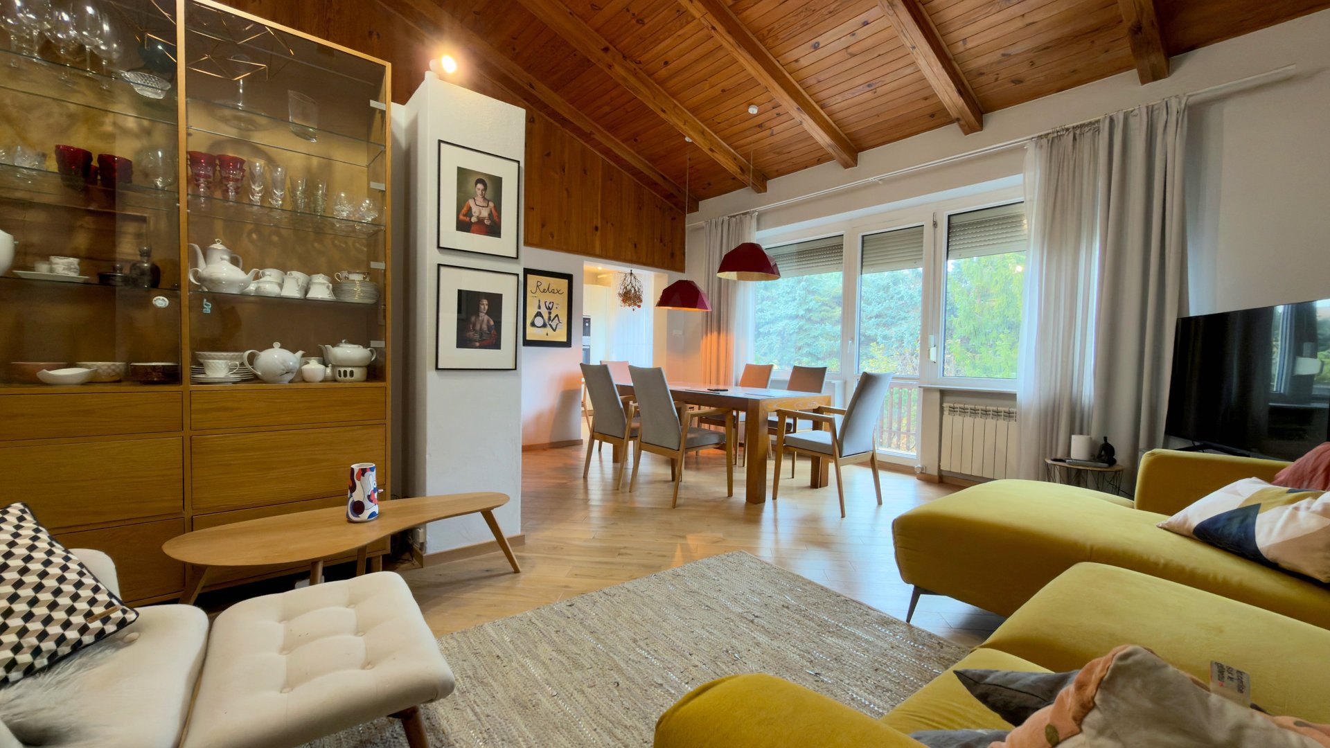 black and white bed linen