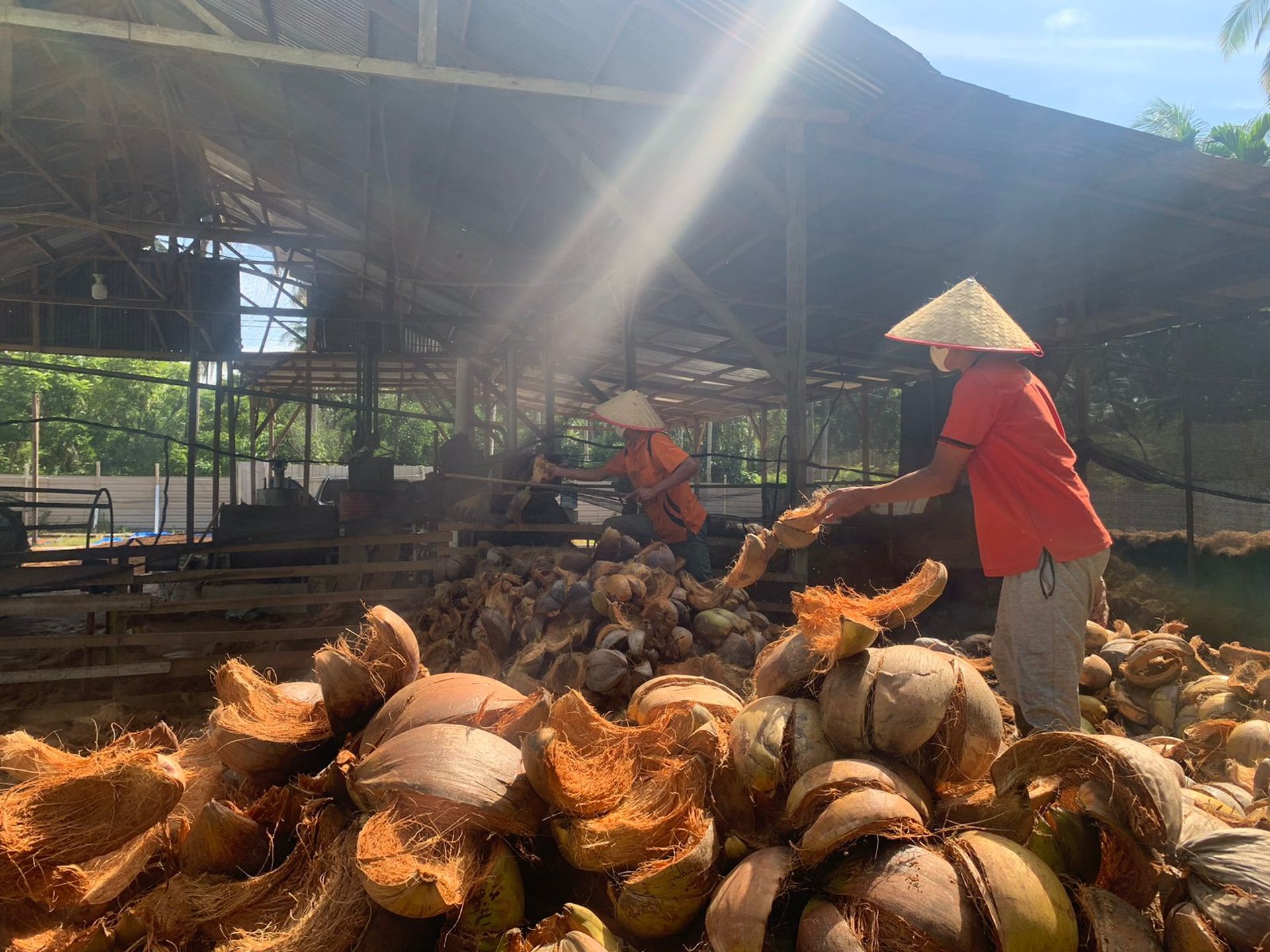 black and brown leather padded tub sofa