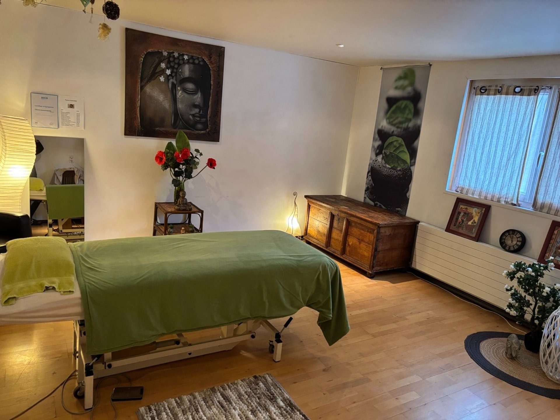 black and white bed linen