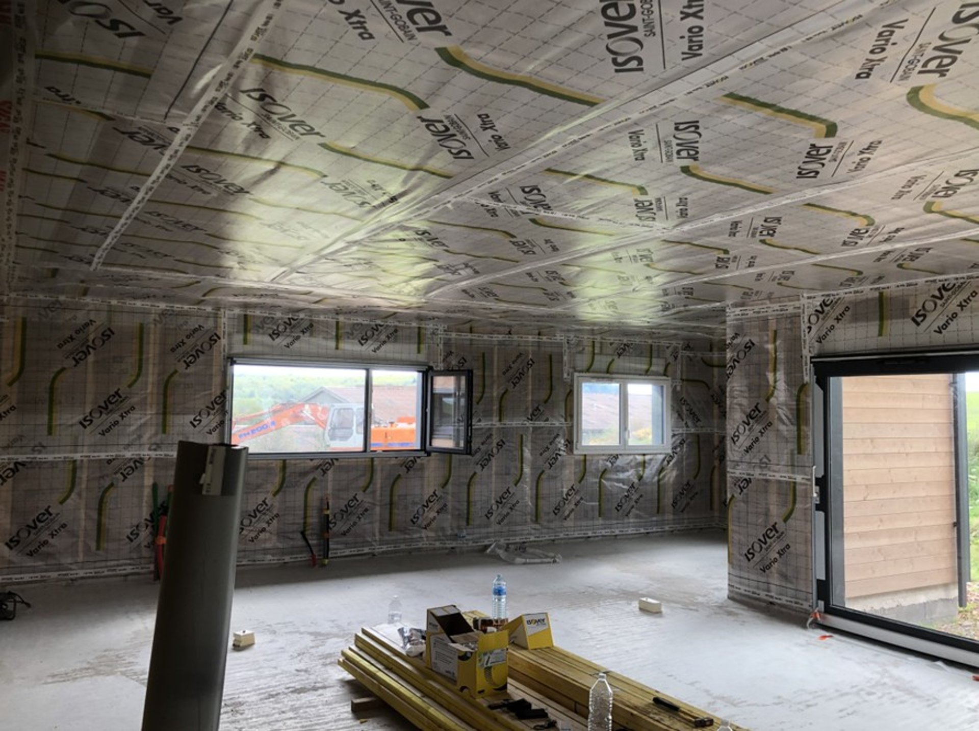 gray computer monitor