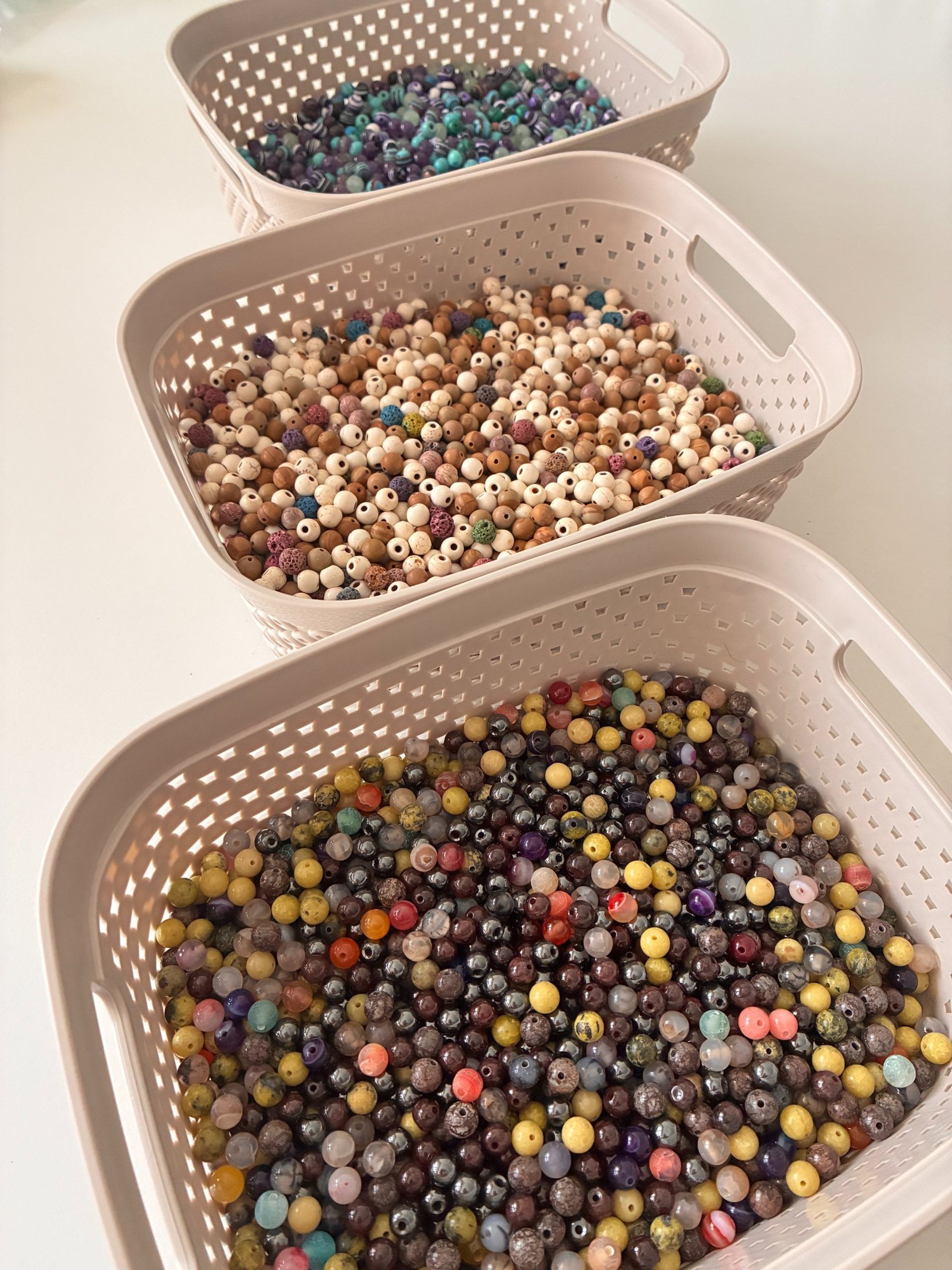 gray computer monitor