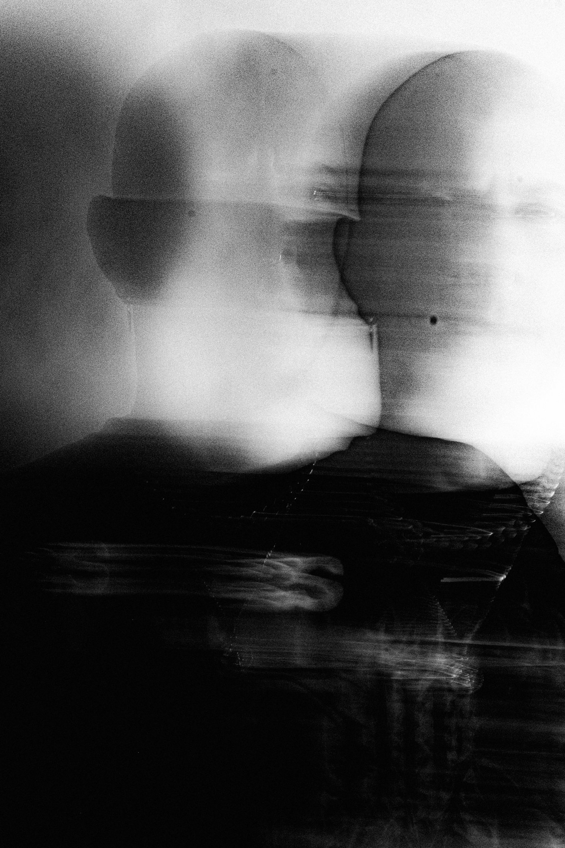 black and white bed linen