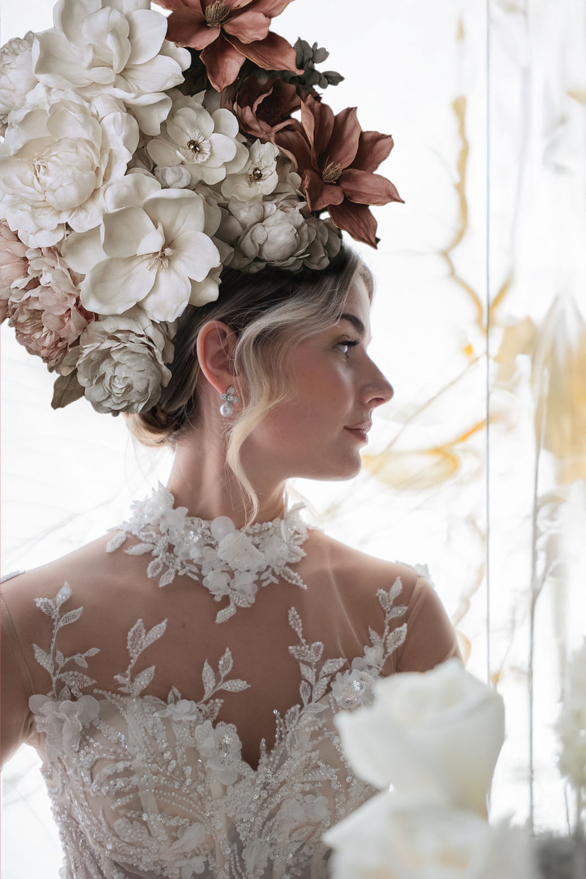 gray computer monitor