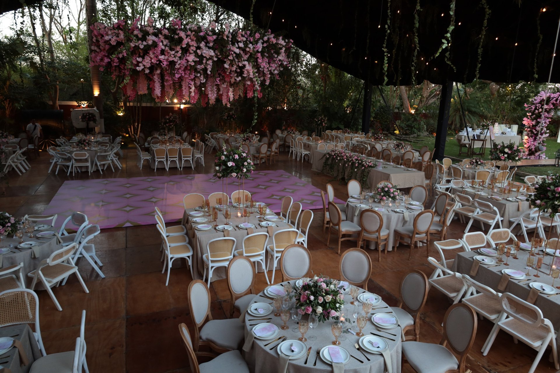 black and white bed linen