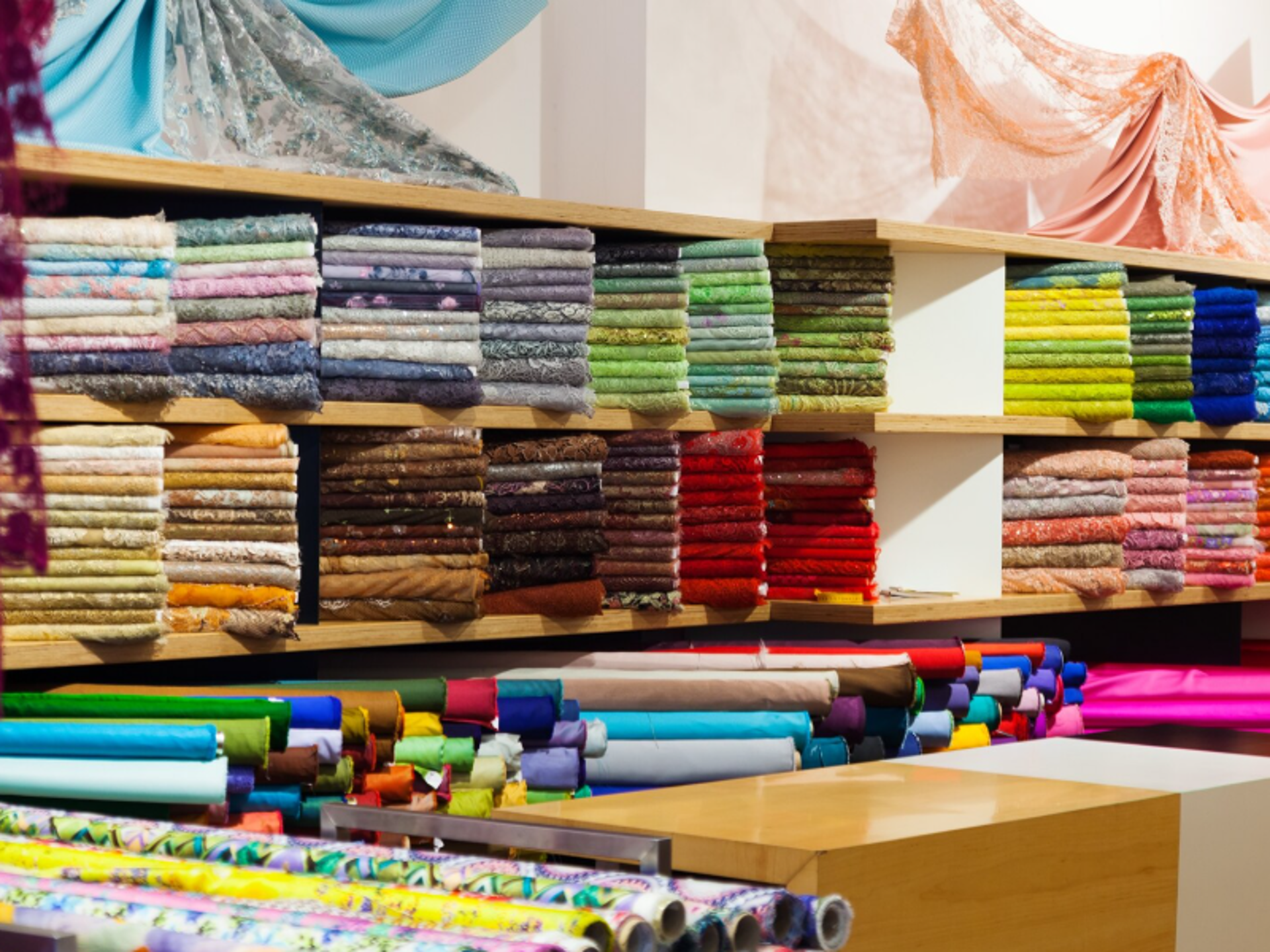 black and white bed linen