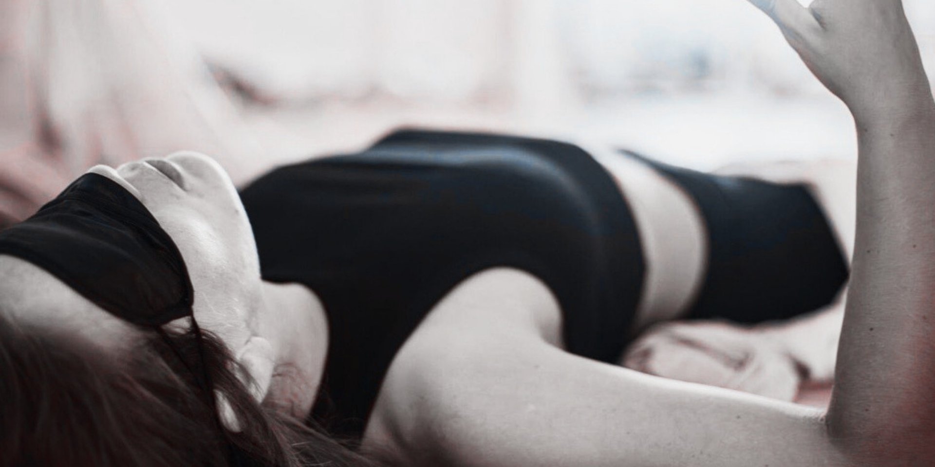 black and white bed linen