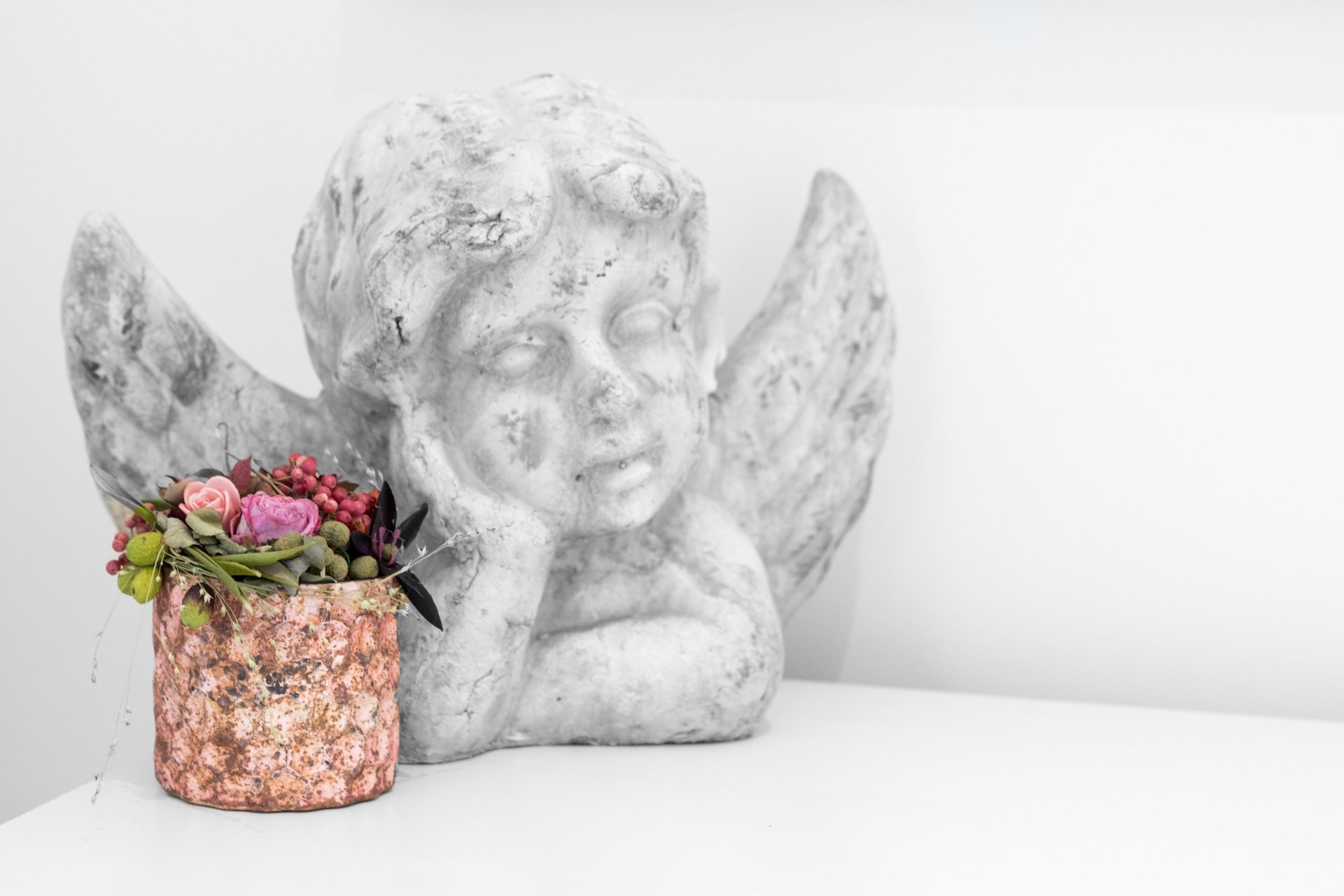 black and white bed linen