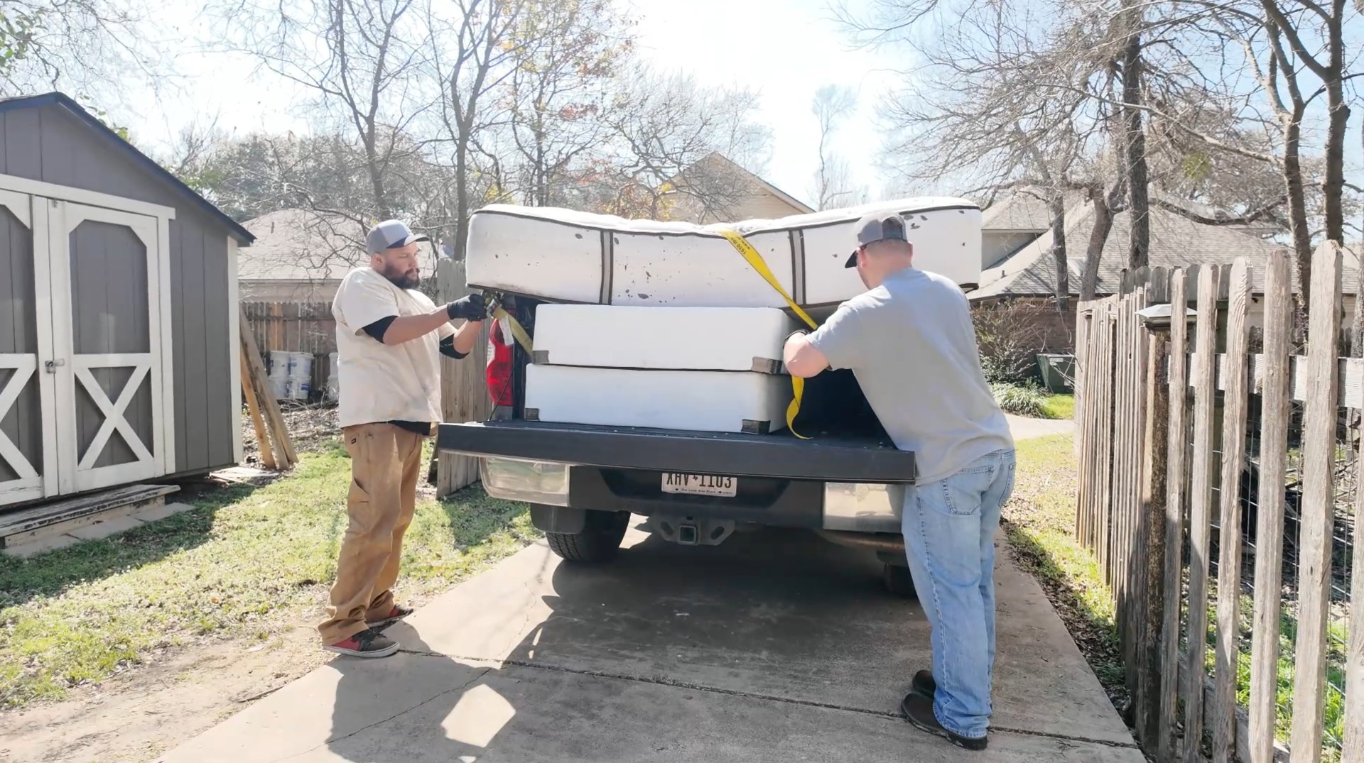 black and white bed linen