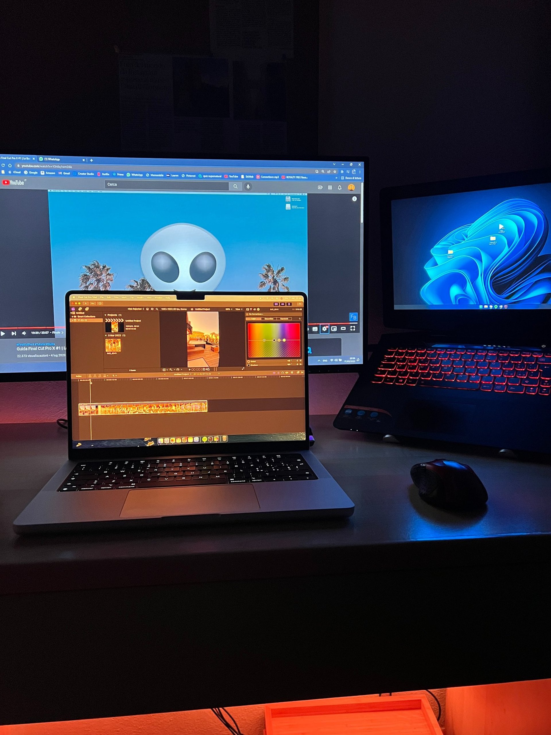 gray computer monitor