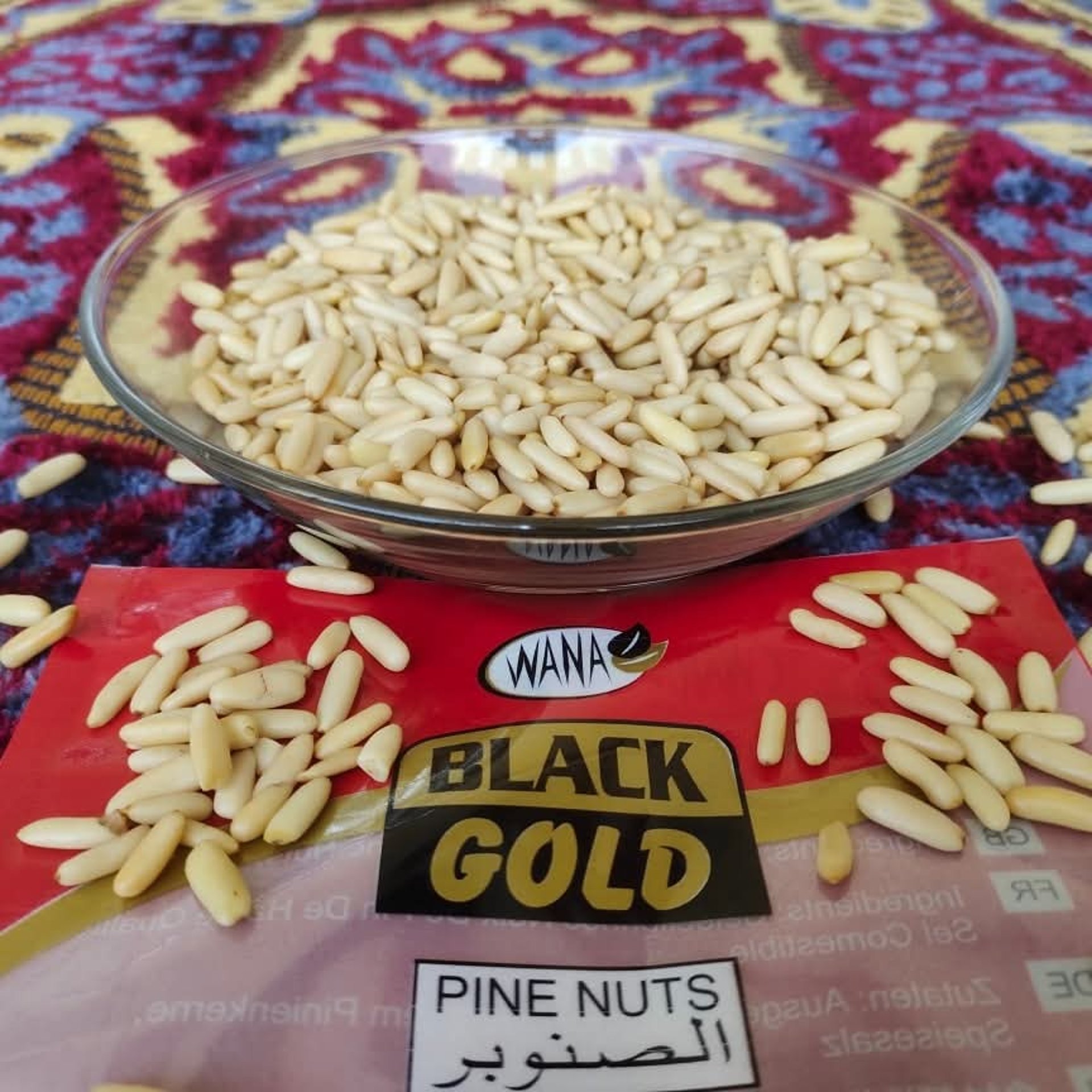 black and white bed linen