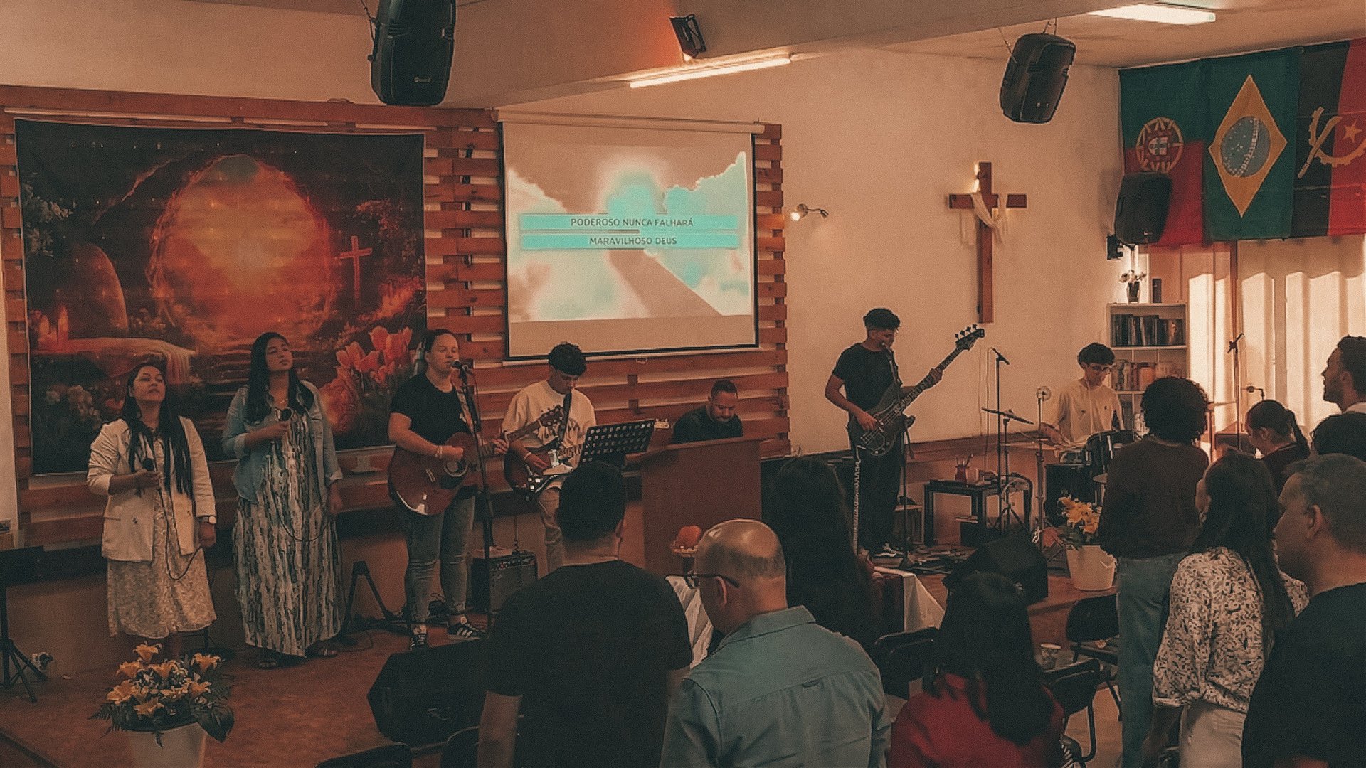 black and white bed linen