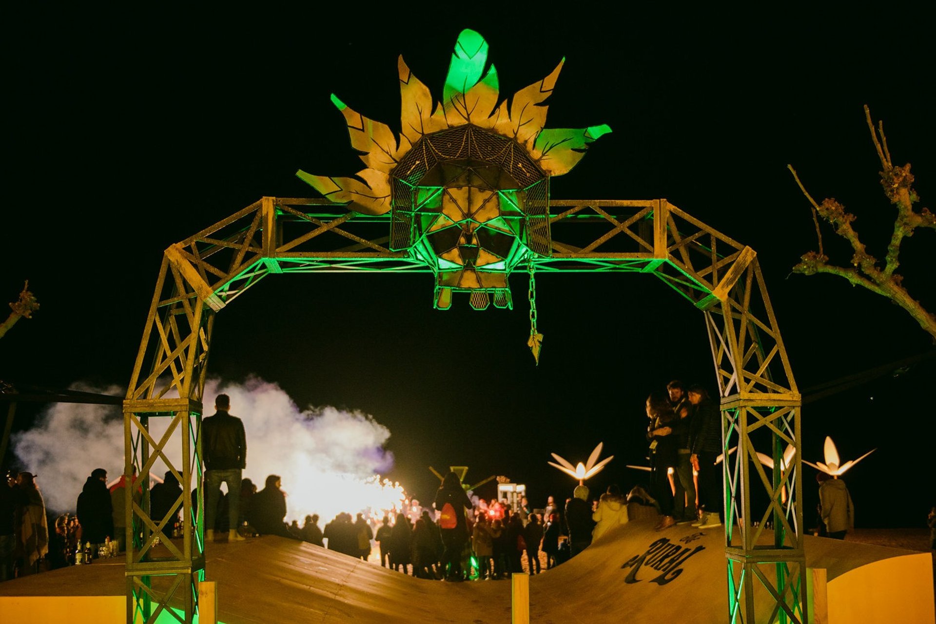 black and white bed linen