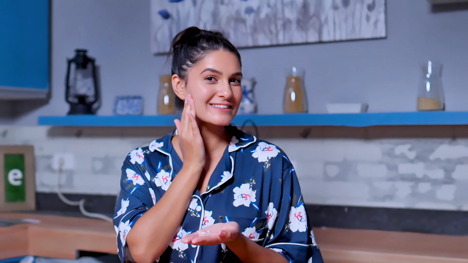 black and white bed linen