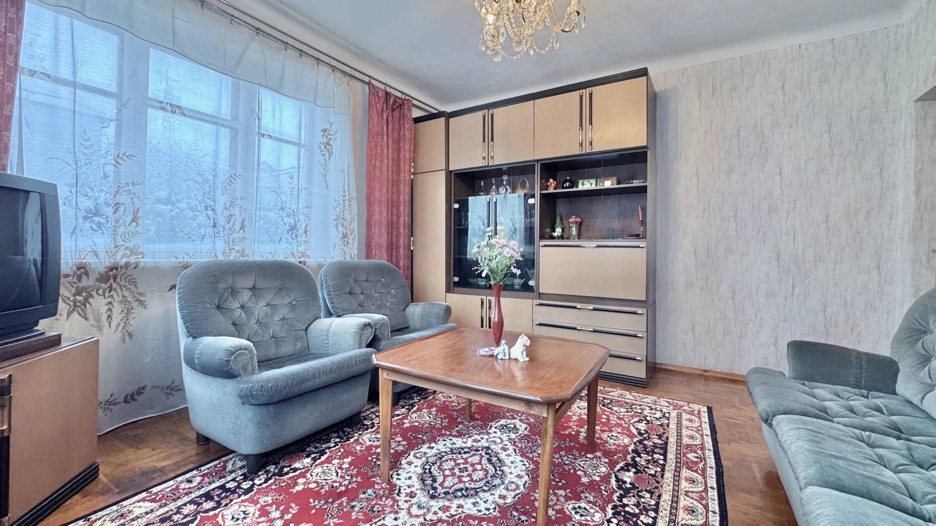 Svetainė su baldais