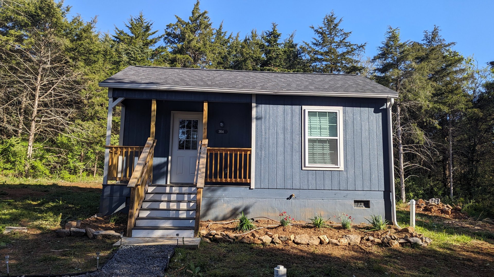 airbnb cabin rental  blue cottage