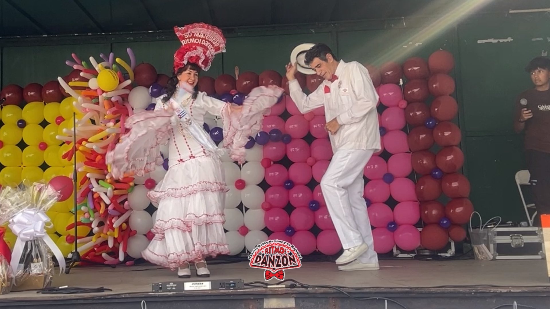 Bailando Danzon cubano clasico de salon