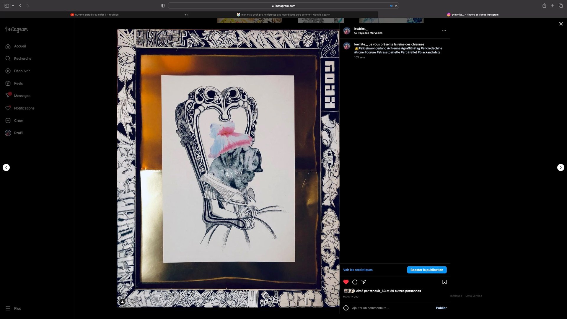 un tableau avec une chienne sur un trône