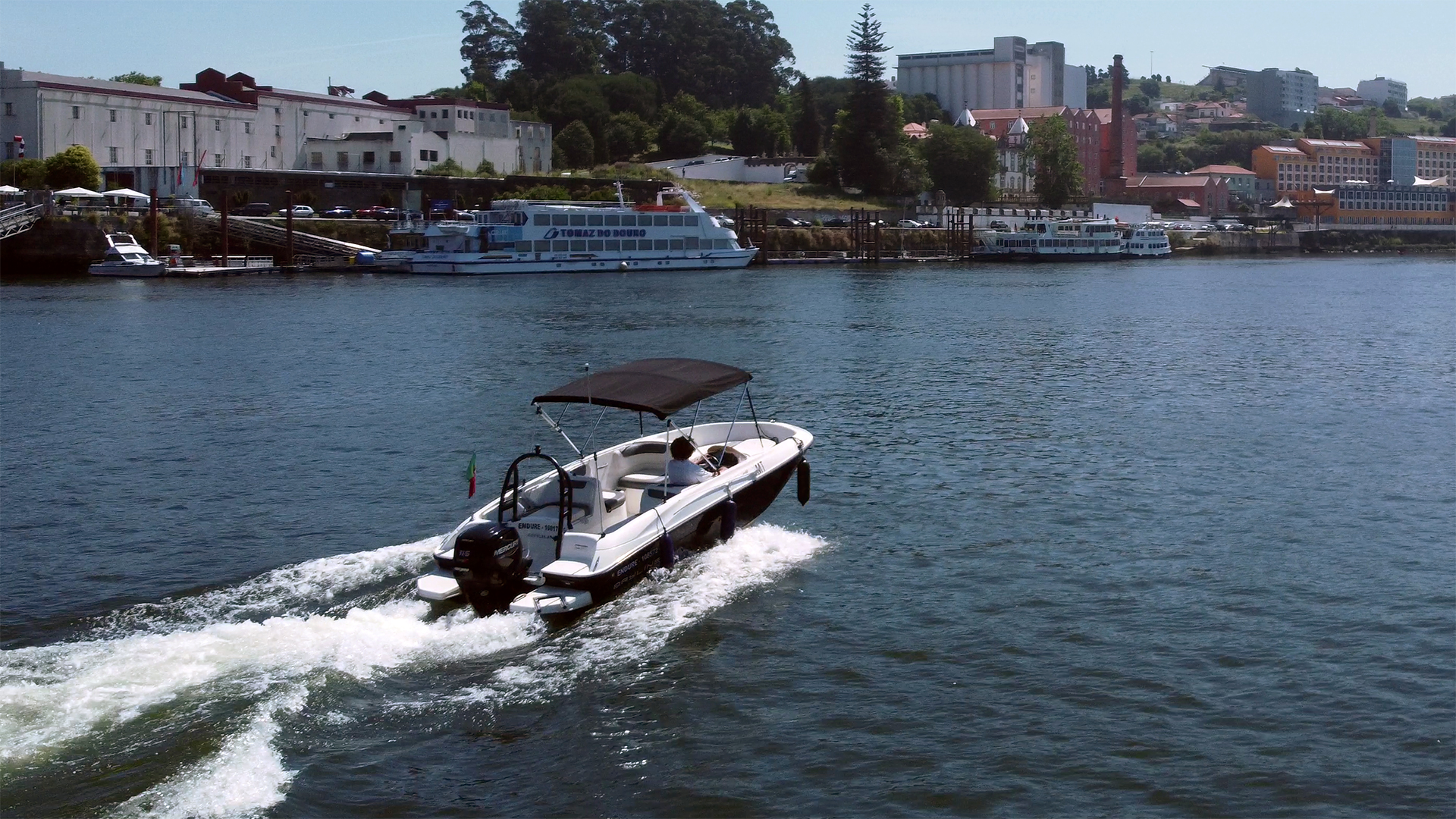 The Endure speedboat cruising on the Douro River