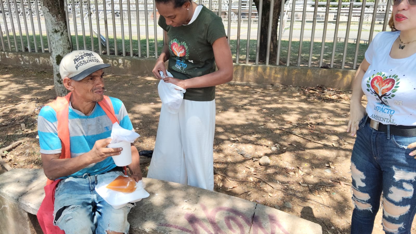 Voluntarios RYM ONG en jornada de impacto social y ambiental Cali 2025