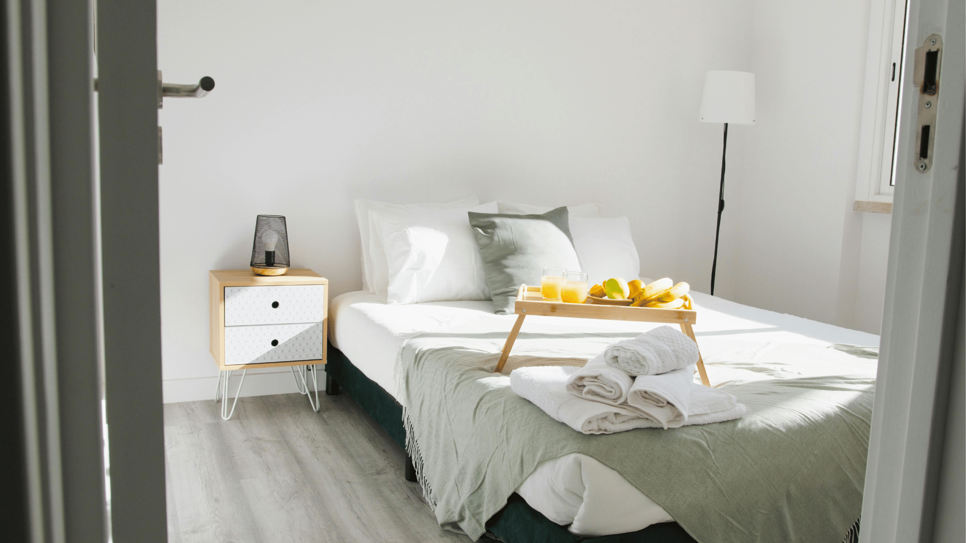 chambre propre avec petit déjeuner 