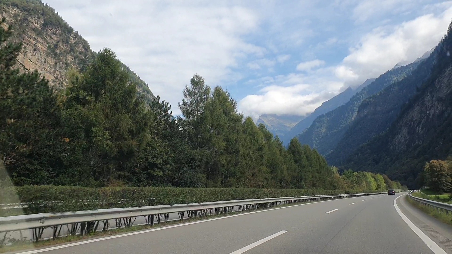 Views of the scenery near the San Bernadino Pass