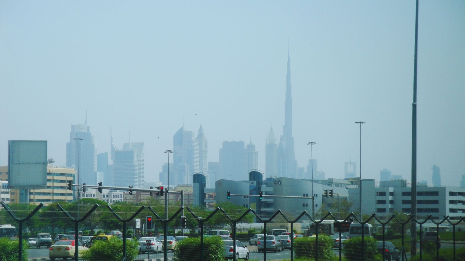 vista da cidade de dubai no transito 
