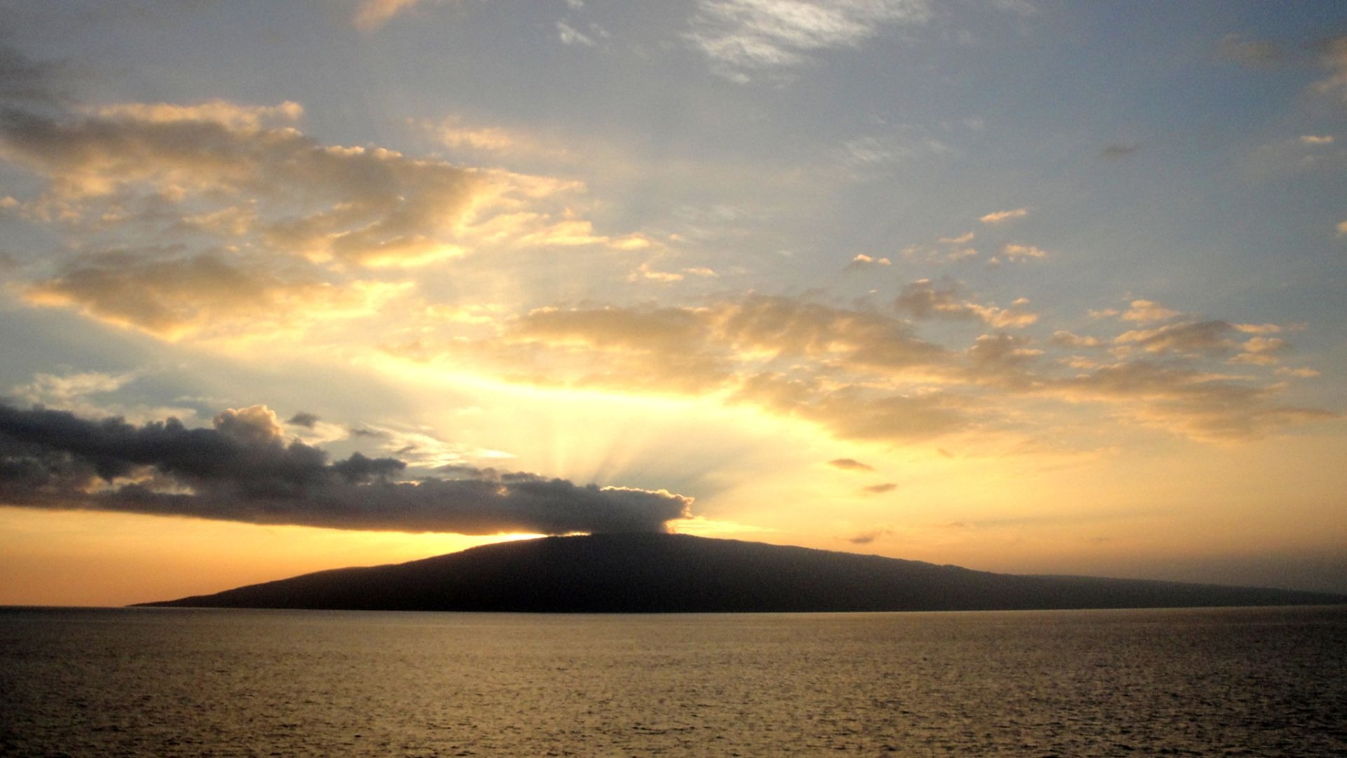 foto da vista do navio navegando por hilo no havai