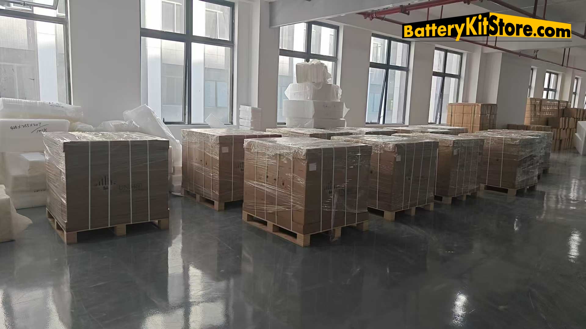 lithium cells in carton boxes on pallets in a wharehouse