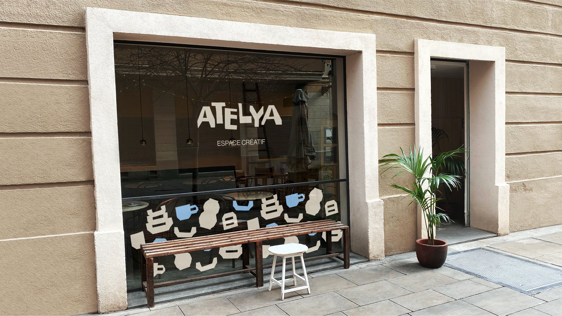 Déclinaison de l'identité visuelle pour Atelya, espace créatif et café par Tuuk studio
