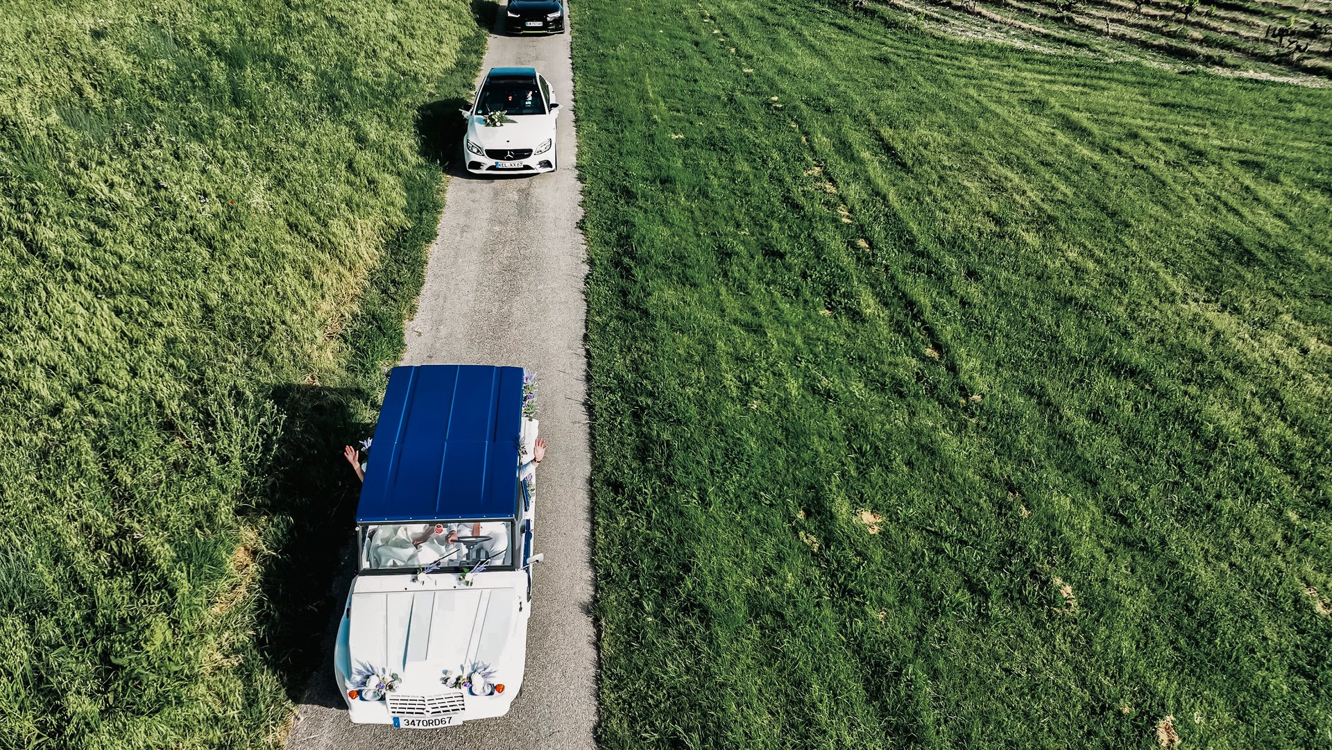 Notre drone film l'arrivée au domaine 