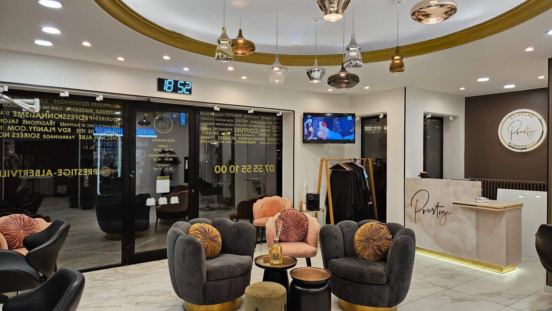 INTERIEUR SALON COIFFURE PRESTIGE