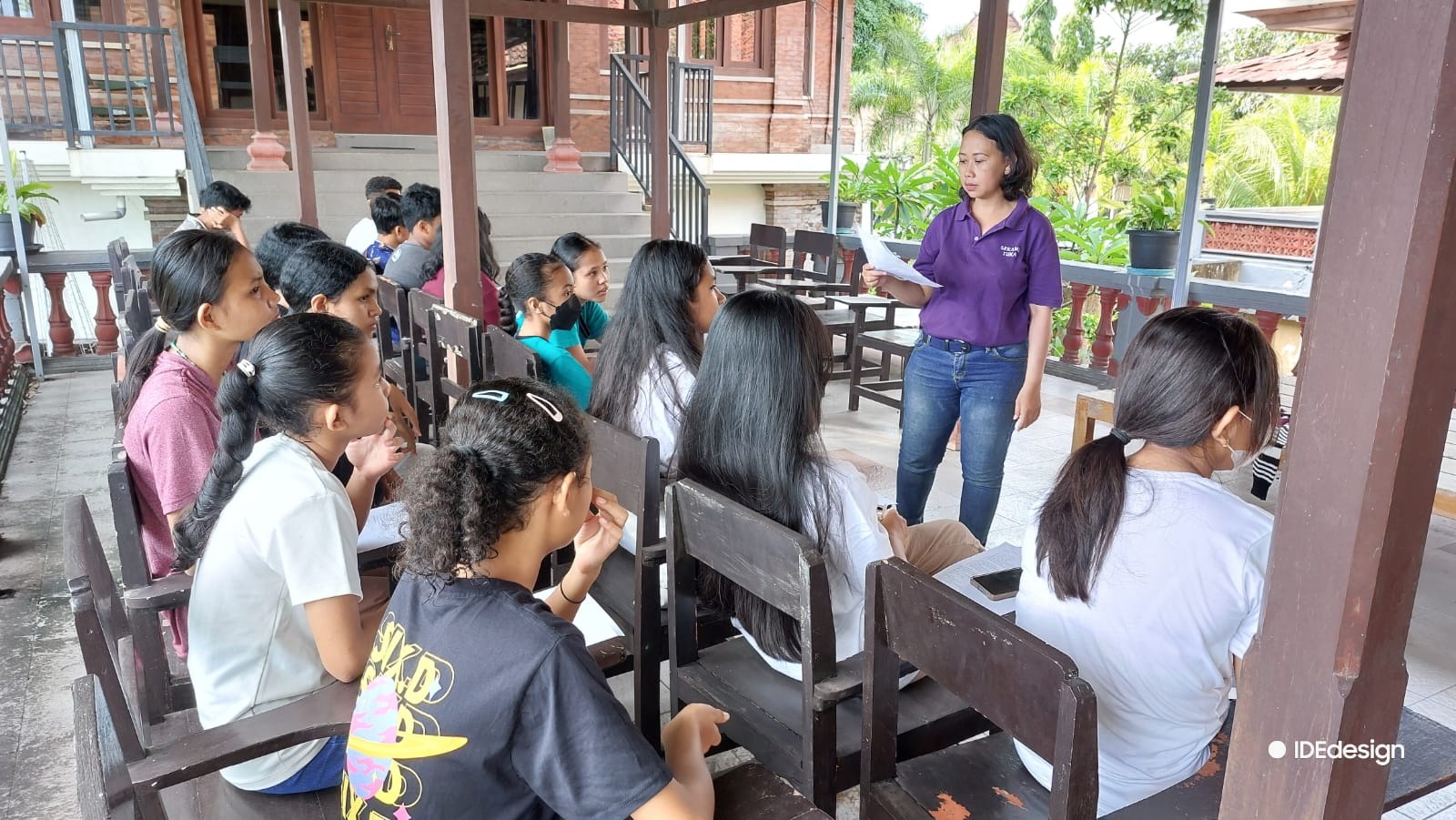 Latihan Kelompok Binar