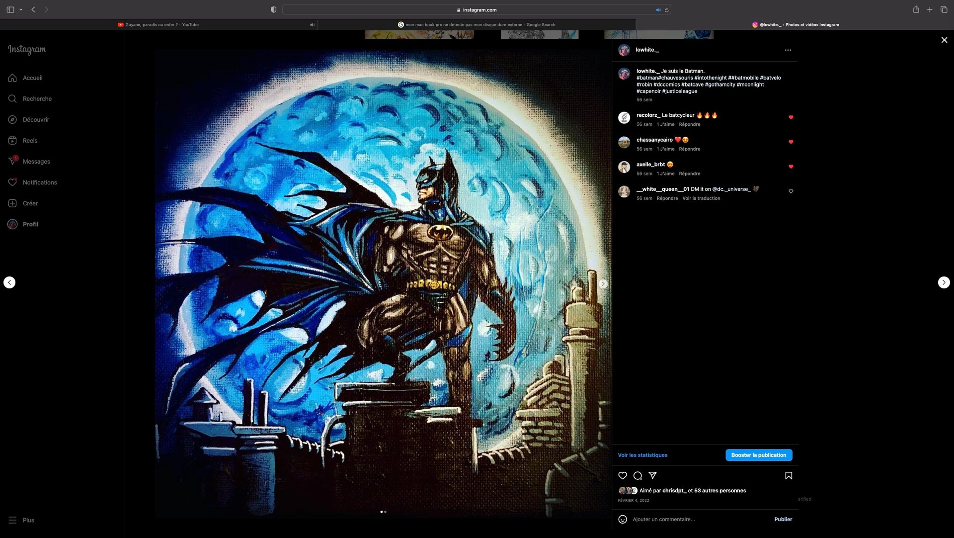 une peinture de Batman avec la lune