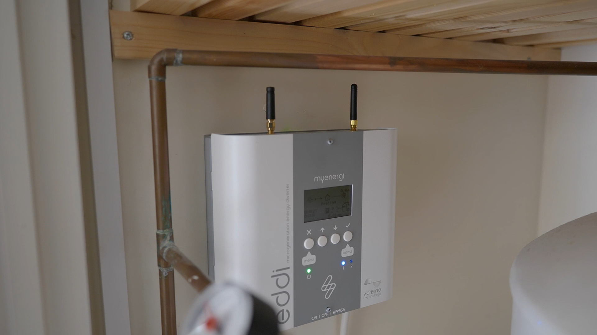 Myenergi Eddi diverting soler energy to the hot water tank