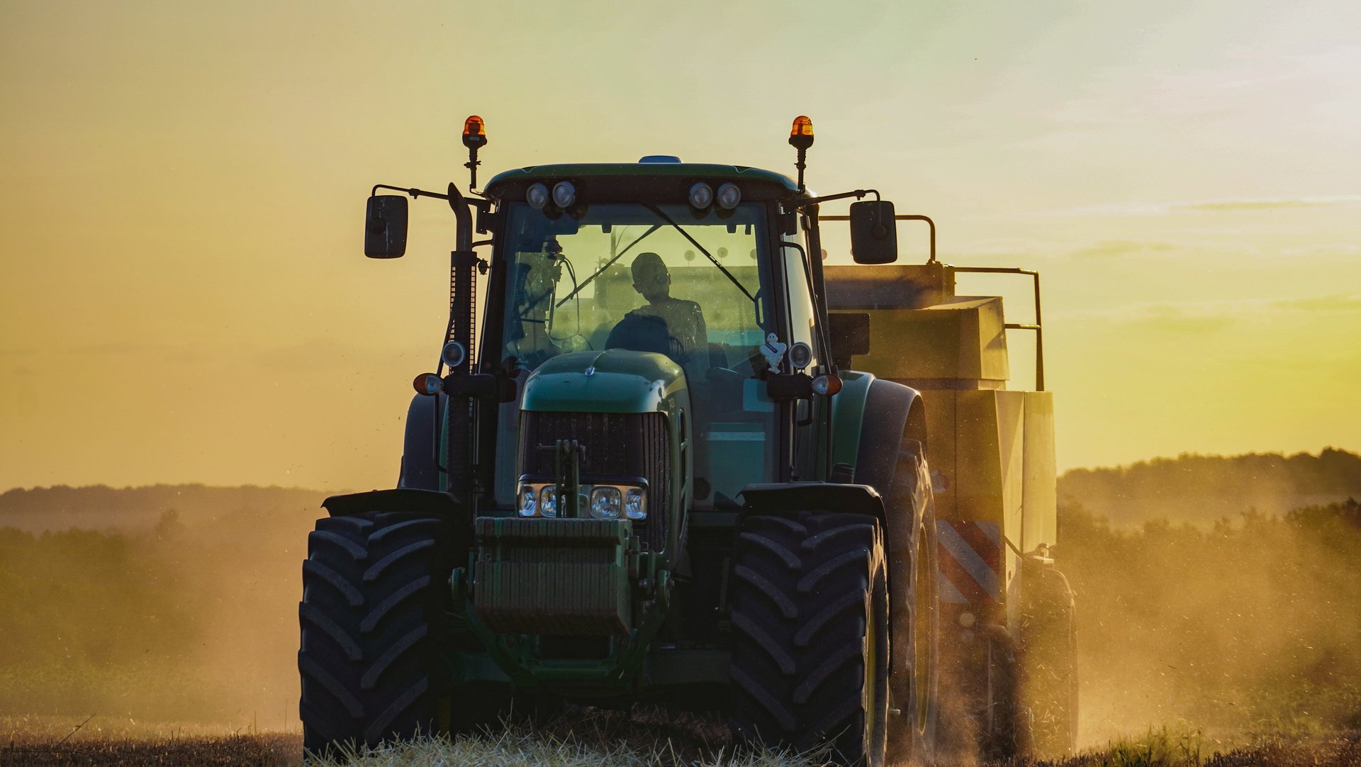 Ensemble tracteur et presse carré 2023
