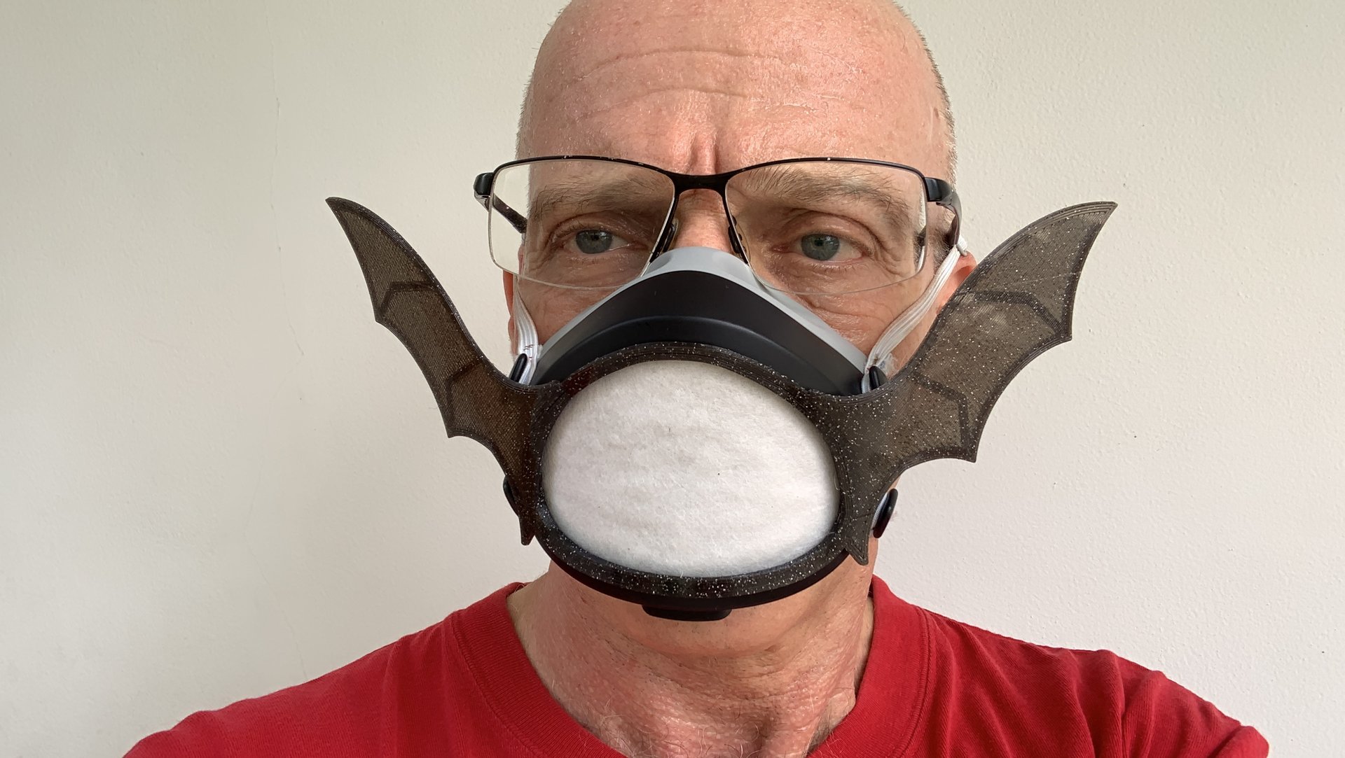 flo-53: Flomask with Batwings decoration