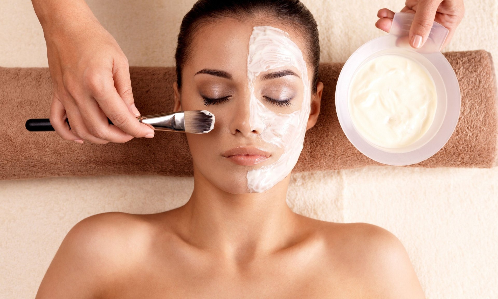 Trattamento viso agli enzimi per effetto anti-age e rigenerante