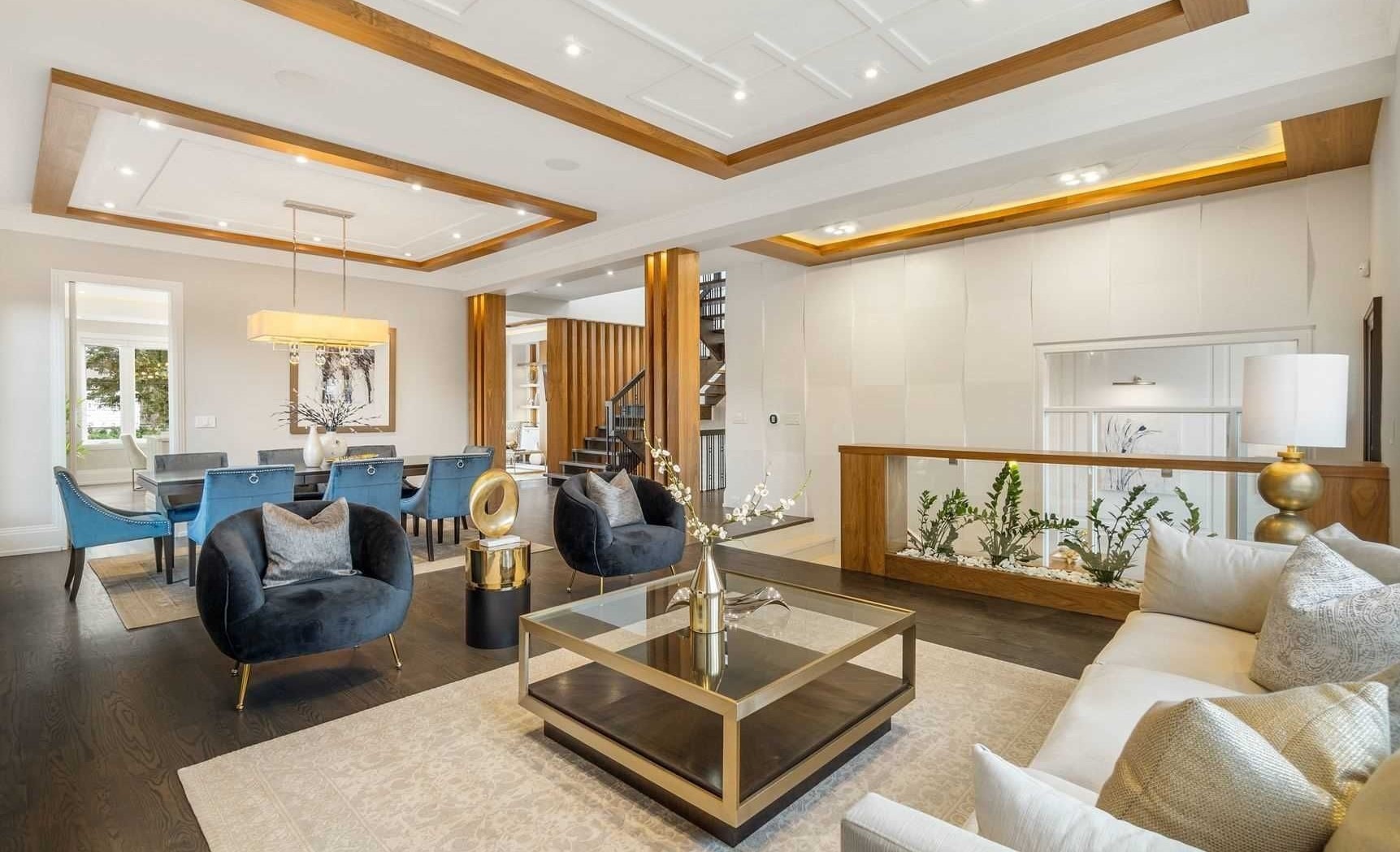Interior picture of a modern family room in Aurora