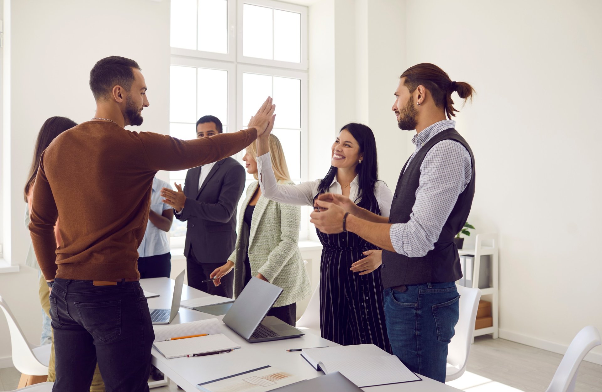 guide de résolution de conflits dans le travail en équipe et célébration