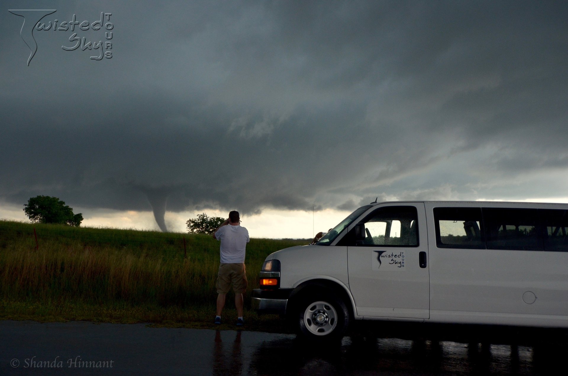 Storm chasing tour