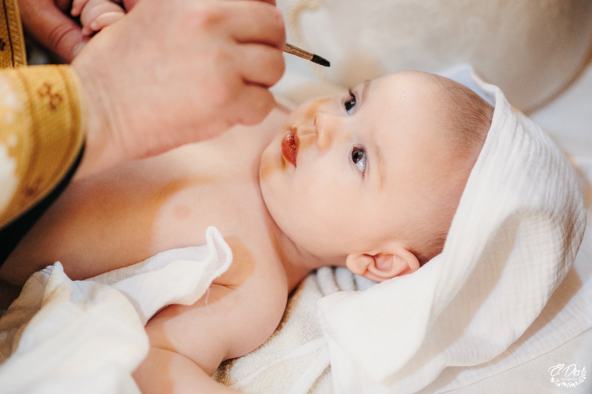 Fotograf Botez Bucuresti - sedinta foto biserica vatra luminoasa