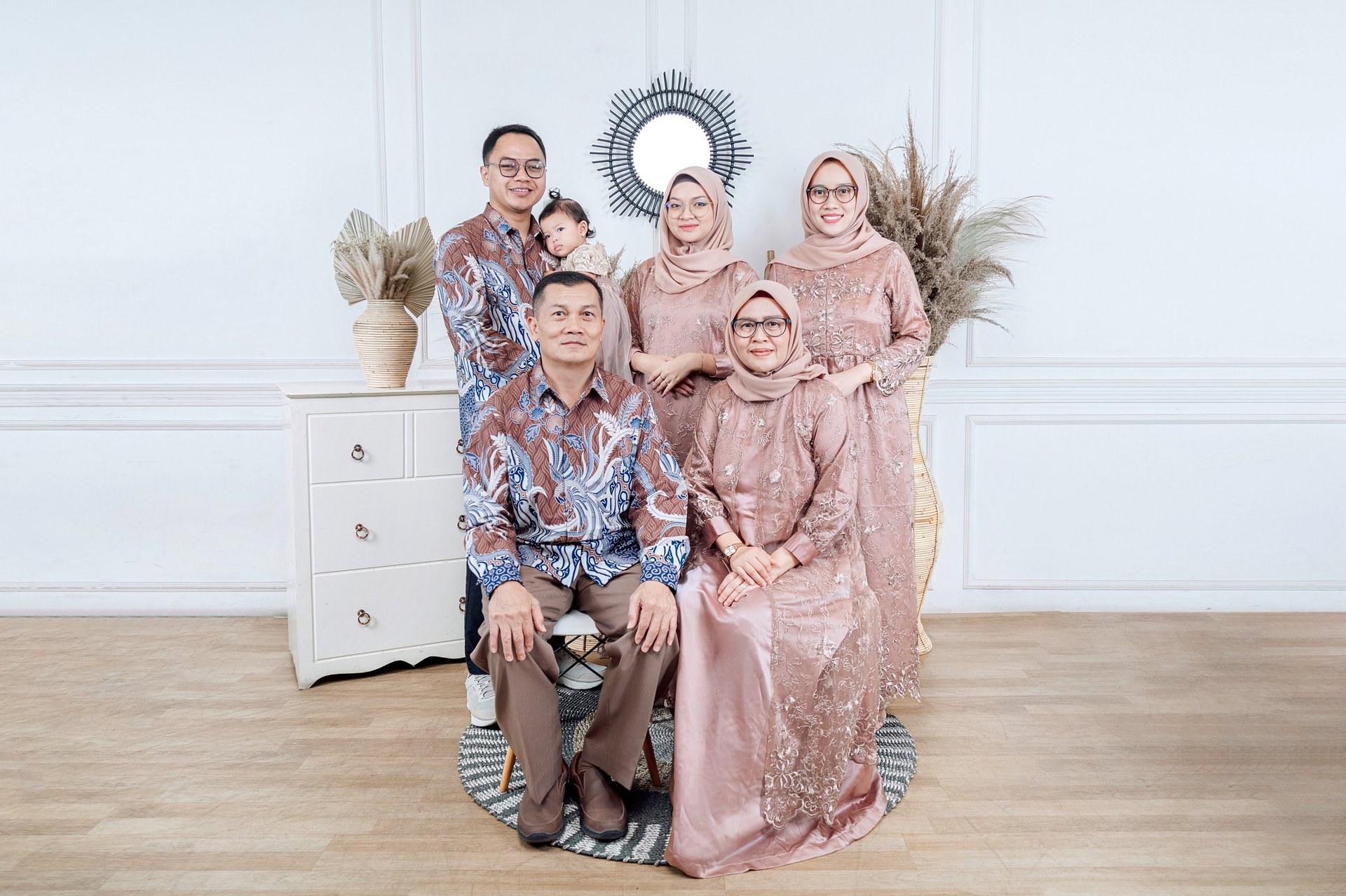 Foto Studio Keluarga