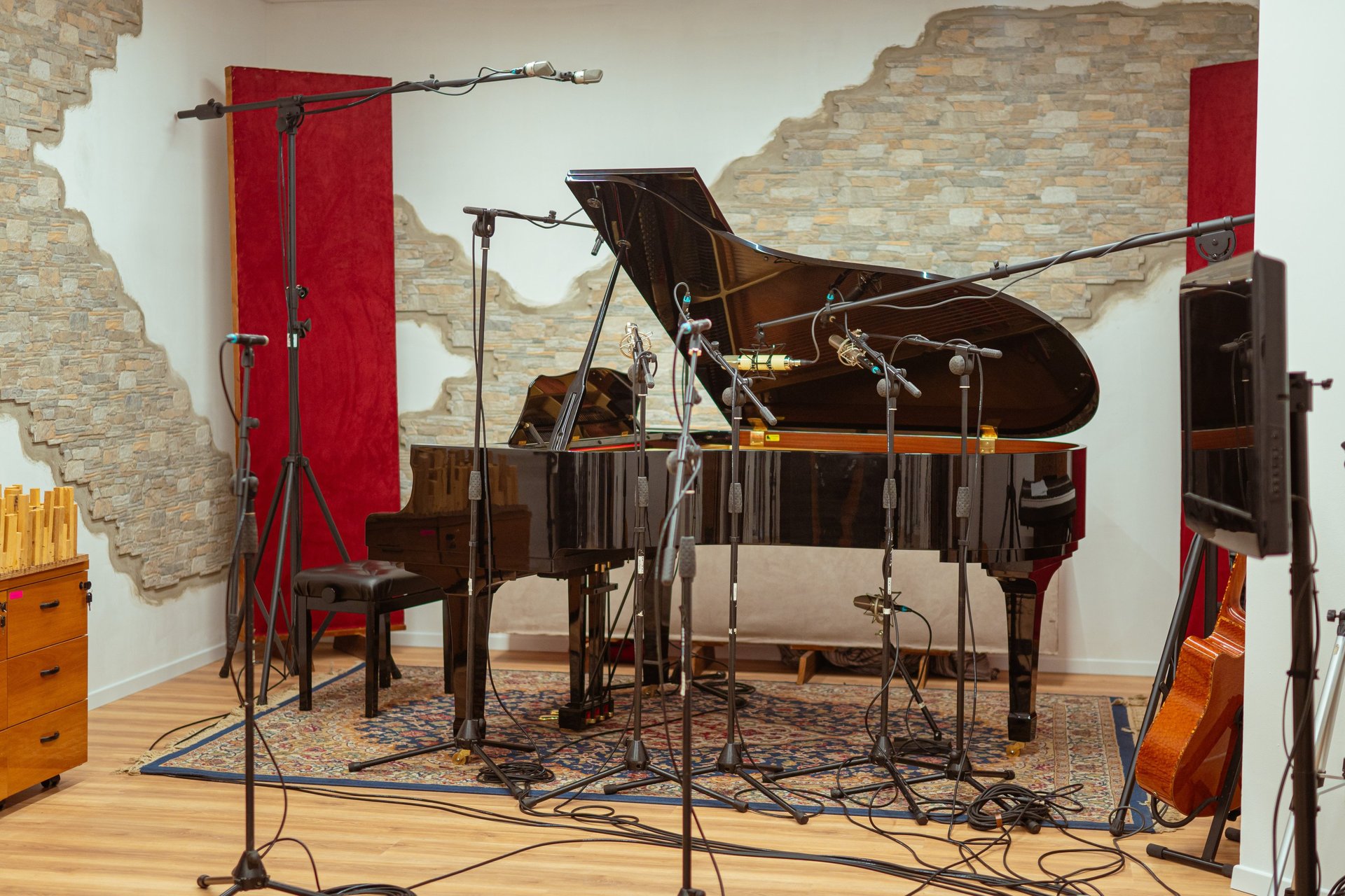 Il nostro Pianoforte Yamaha G5 nello studio di registrazione di Pesaro Avangarage