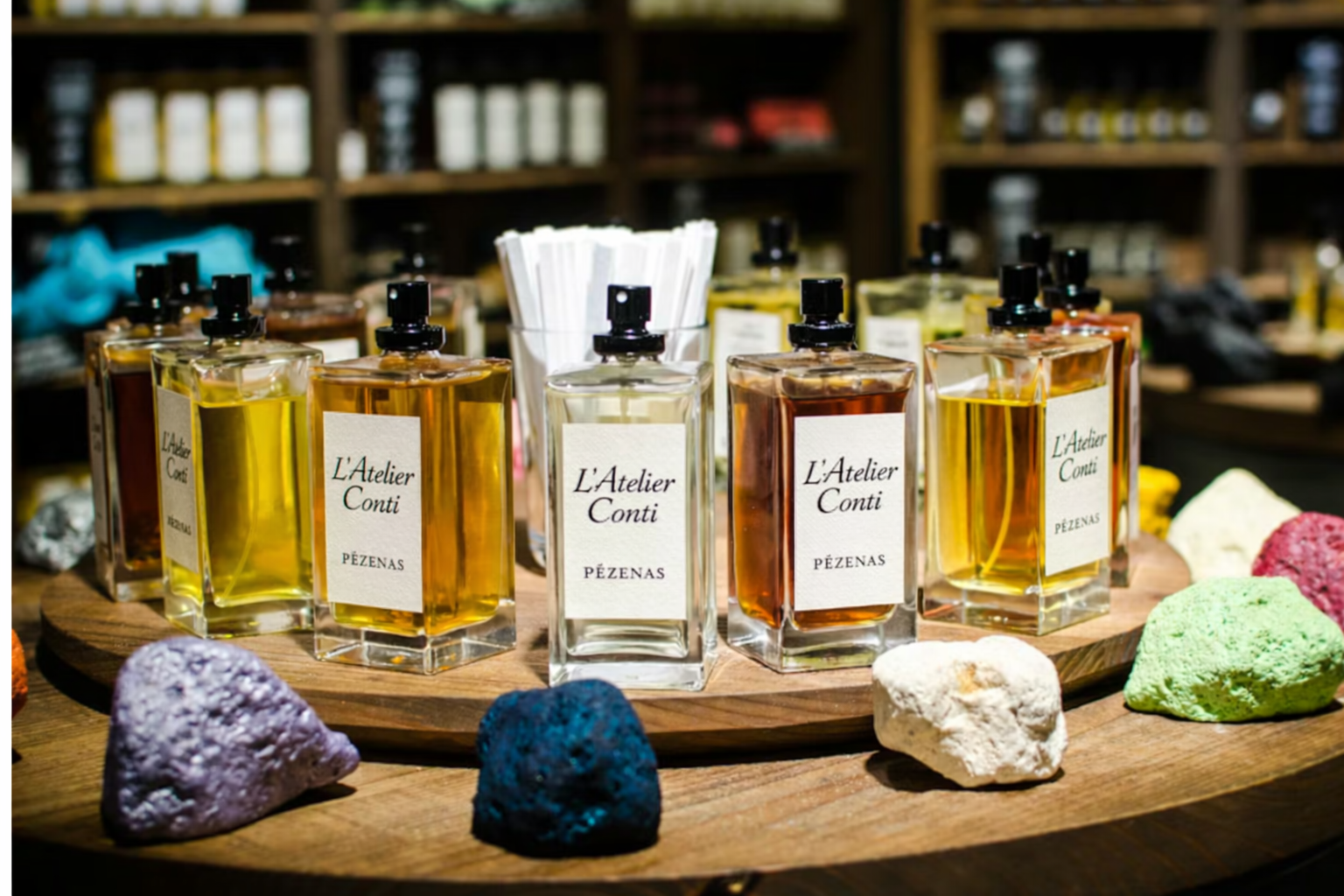 Bar à parfum à Pézenas – flacon L’Atelier Conti lors d’une création de parfum sur-mesure