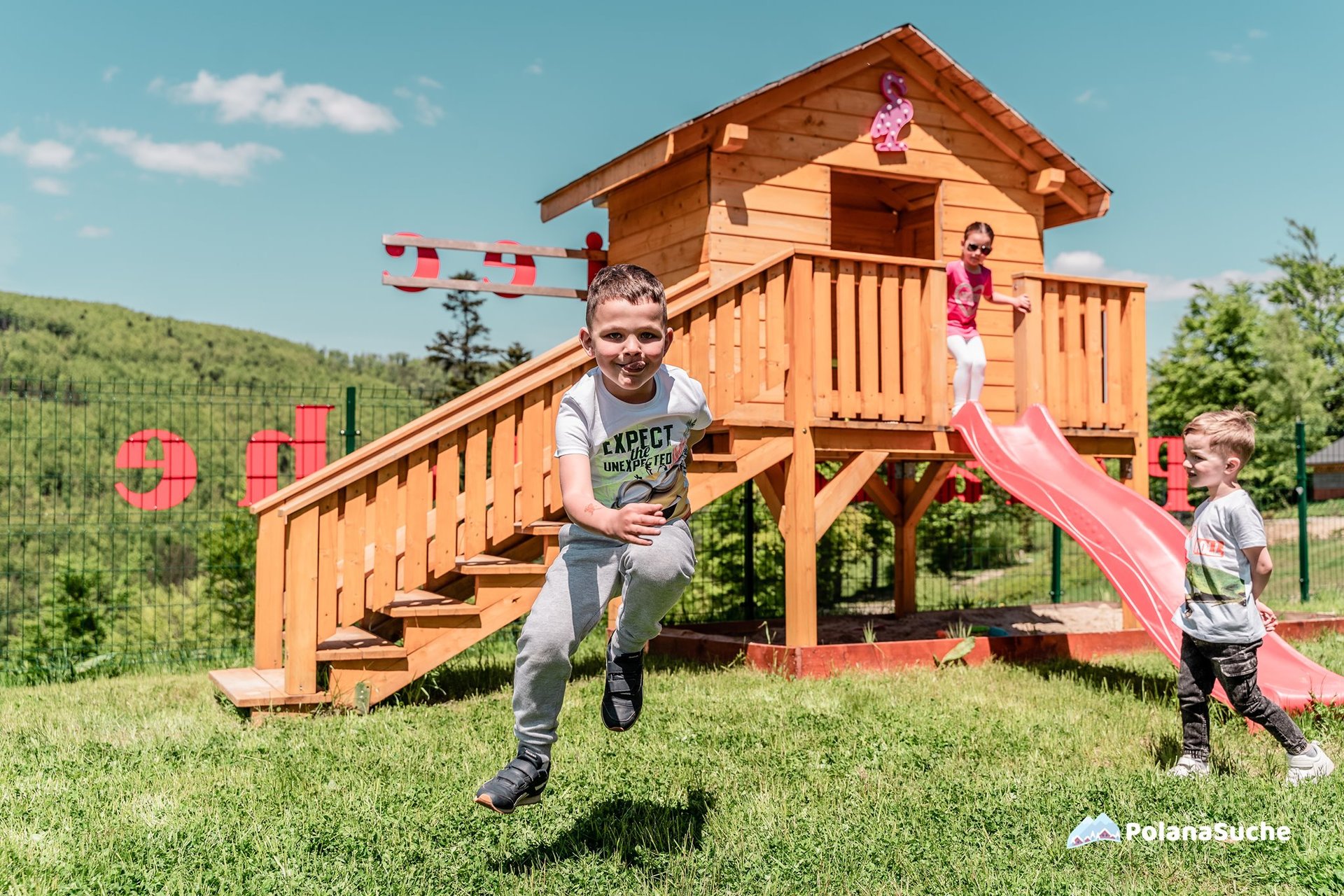 polana suche, plac zabaw, dzieci, radość