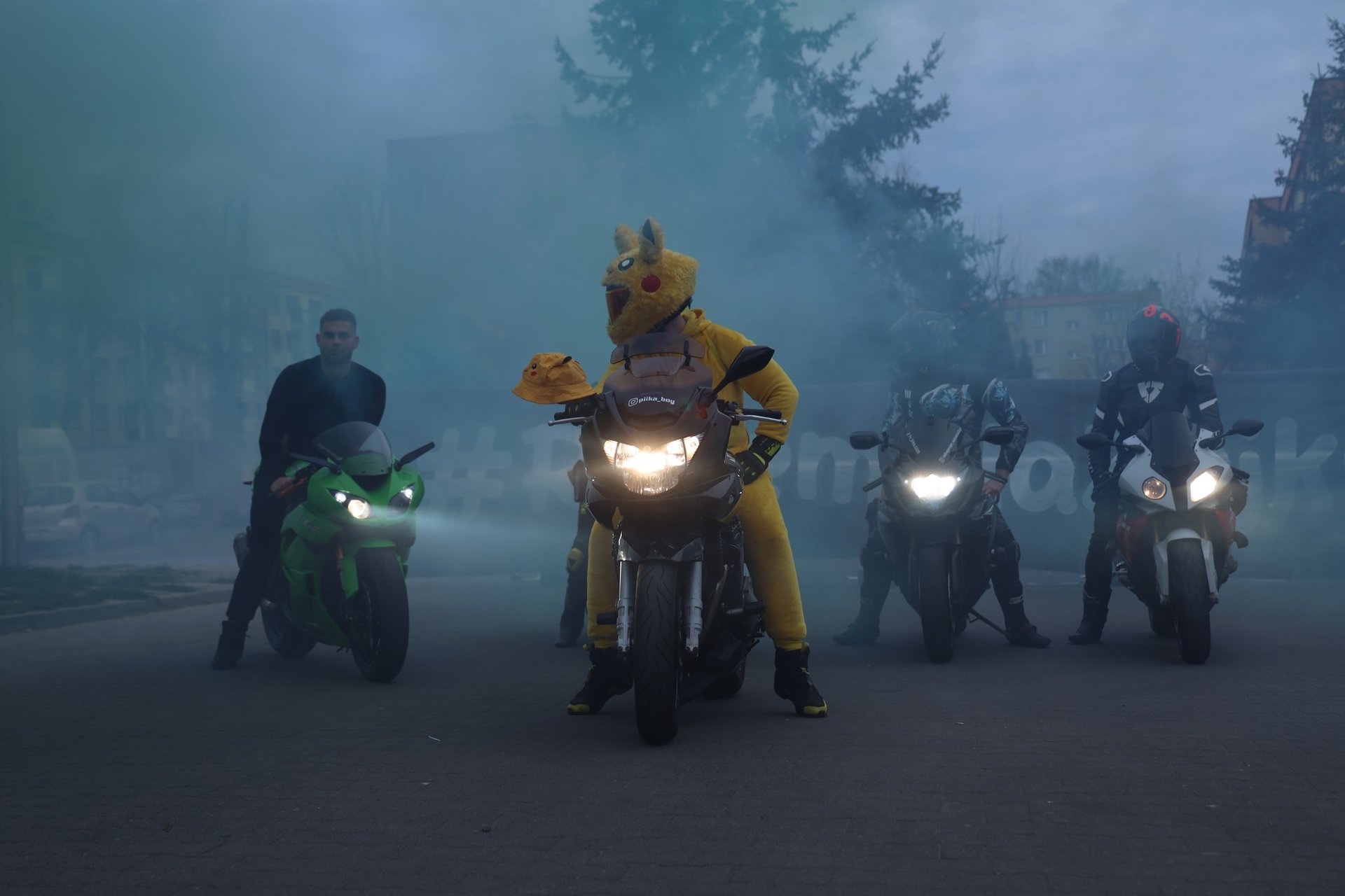 festyn pirotechnika atrakcja podświetlony napis